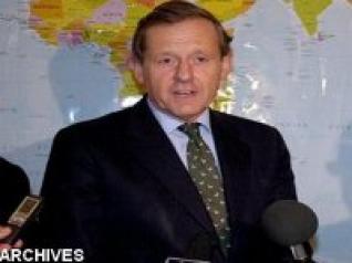 ممثل رئيس الوزراء البريطاني يقوم بزيارة إلى الجزائر لتحديد مشاريع الاستثمار الجديدة                                    قال ان قطاع الصحة و السكن و التربية و تعليم اللغة الانجليزية من شأنها أن تمنح فرص أعمال مفيدة