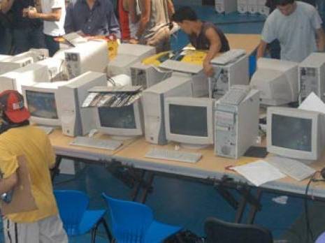 L'APC de Dar El Beïda équipe 16 établissements                                    Informatique dans les écoles primaires