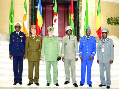 Les forces aériennes au sud prêtes à intervenir en cas d'urgence, selon la revue El Djeich                                    Lutte antiterroriste au Sahel