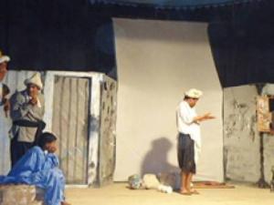 Théâtre à Tindouf : «Ibn Romi fi moudoune essafih» subjugue le public                                    Actu Ouest : les autres articles