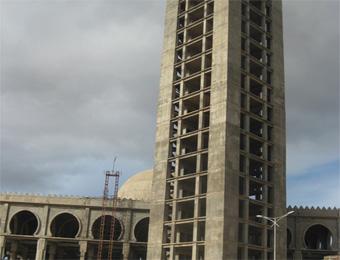 الفساد يعصف بمشروع مسجد عبد الحميد بن باديس بوهران                                    استنزف قيمة 570 مليار سنتيم ولم ينجز منه إلا 50 بالمائة