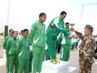 Plus de 280 participants au championnat national de cross-country militaire à Barika