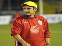 CRB : Solinas dirigera son dernier match aujourd'hui                                    Le Chabab négocie avec Menad