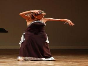 Un Festival international de danse contemporaine sans danse contemporaine                                    La 3e édition a raté son ouverture