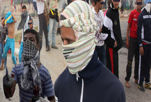 Le climat de tension persiste au bidonville 'Tifus' - Mostaganem                                    LA GUERRE DES CLANS