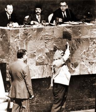 Une diplomatie à réinventer                                    LES HAUTS ET LES BAS DE LA POLITIQUE ETRANGÈRE DE L'ALGERIE