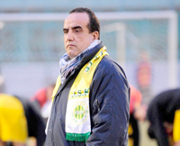 Vie des clubs / JSK : les Canaris ont repris hier les entraînements                                    Sendjak veut stopper l'hémorragie