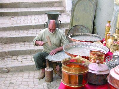 La dinanderie souffle le chaud et le froid'                                    Alors que des experts européens s'attèlent à en faire un label constantinois