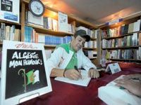 Vente-dédicace de 'Algérie, mon humour' à Annaba                                    Marée humaine à l'intérieur de la librairie Hadjar