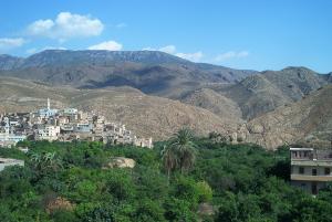 Menaa:une oasis au coeur des montagnes
