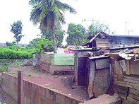 1.200 familles relogées avant fin 2011 HASSI R'MEL, Habitat précaire