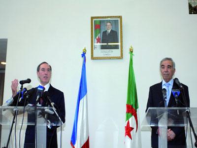 Claude Guéant défend «un partenariat d'exception et densifié»                                    Reçu par Ould Kablia et Ahmed Ouyahia