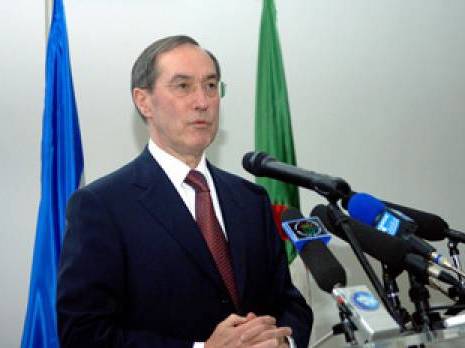 La caution de Paris aux réformes de Bouteflika                                    La campagne algéroise de Guéant