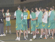 Vie des clubs JSK / Ils préparent le match face au Nasria                                    Opération rachat pour les Canaris