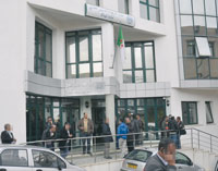 Des dizaines d'entreprises en faillite, des milliers d'emplois perdus'                                    «Tchipaza», le tombeau des entrepreneurs