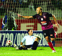 Course très serrée pour le titre honorifique                                    FOOTBALL, CHAMPIONNATE DE Ligue 1