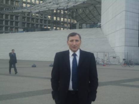 « Aller rapidement à Alger pour rencontrer des PME »                                    Mounir Gaouar, Président de l'Association de coopération franco-algérienne (ACFA 92)