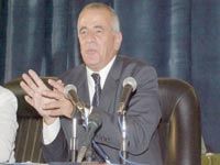 Abdelatif Benachenhou, ancien ministre des Finances, l'a déclaré au CREAD                                    'Une grave crise de l'investissement productif