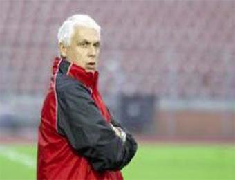 فيلود يؤكد عزمه على التتويج باللقب الشتوي في قسنطينة                                    ربيح يجتمع مع كالام لمناقشة عرض الوفاق