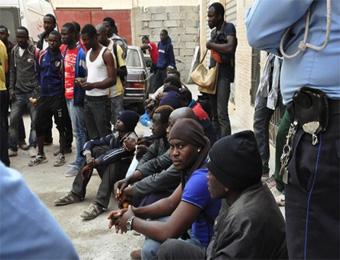 مصالح الأمن تجلي 169 رعية افريقي نحو تمنراست                                    غزوا شوارع وهران هروبا من بلدانهم