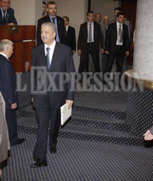 Les chantiers titanesques de Sellal                                    BUREAUCRATIE, ENTREPRISES ET POUVOIR D'ACHAT