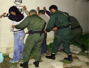 توقيف عصابة من 3 أشخاص ببرج بوعريريج                                    اختصت في السطو على المنازل