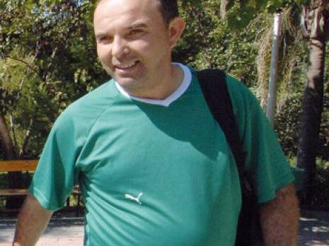 «L'équipe a besoin de se renforcer durant le mercato»                                    Saïd Hamouche. Entraîneur du NAHD