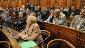 مرشح يشهر مبلغ الملايير وآخر يضاعف المبلغ : الفساد المالي يهيمن على انتخابات “السينا