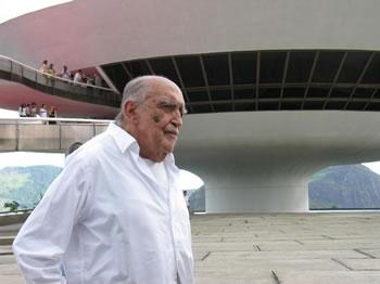 Du bon usage de son testament                                    L'AVENTURE ALGERIENNE D'OSCAR NIEMEYER