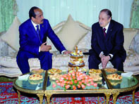 Bouteflika et Ould Abdelaziz se félicitent des résultats                                    10e comité de suivi algéro-mauritanien