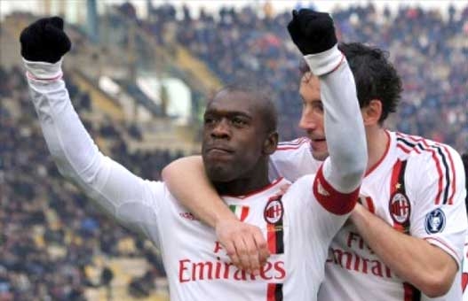 AC Milan : Seedorf tacle méchamment Tevez