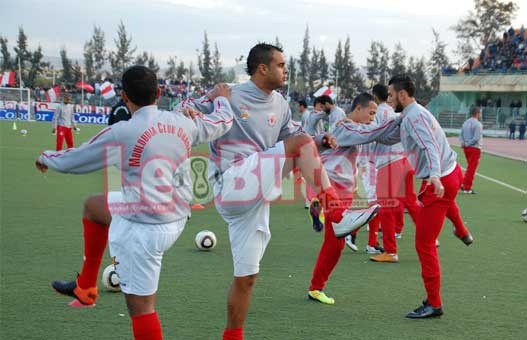 MCO : Henkouche : «Battre le MCA d'abord»