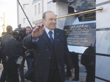 Bouteflika, satisfait de sa démarche, défend ses réformes                                    Dans un discours écrit distribué à l'issue de sa visite dans la wilaya de Laghouat