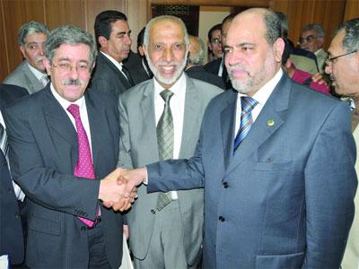 « Les réformes de Bouteflika sont purement administratives et n'ont pas retenu les leçons de janvier 2011 »                                    Bouguerra Soltani à El Khabar