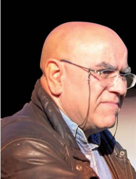 Mohamed Guerfi honoré à Tizi Ouzou                                    IL ETAIT DIRECTEUR DE LA CHAÎNE KABYLE