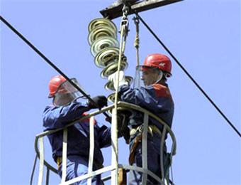 أزيد من 54 مليارا لربط ألاف المساكن الجديدة بالكهرباء                                    95 بالمئة نسبة التغطية على تراب ولاية جيجل