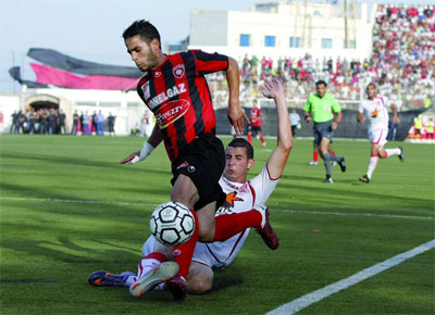 L'ESS et le CRB calent, l'USMA en profite