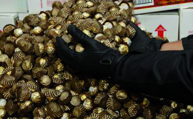 Des liqueurs, des arachides et du chocolat saisis                                    A la veille de la célébration du nouvel an