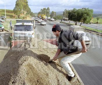 La mort absurde de l'oued Sebaou                                    LA MAFIA DU SABLE Y SEVIT
