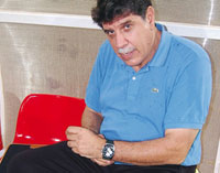 Vie des clubs / JSK : Alors qu'un Togolais est attendu                                    Le Bulgare et le Tunisien n'ont pas convaincu