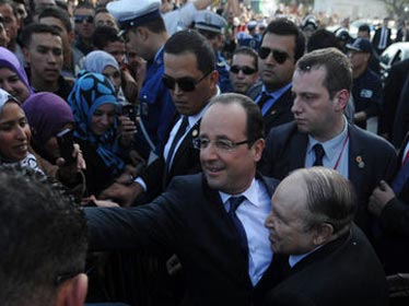 Algérie - Hollande chez Bouteflika, bain de foule et... incendie