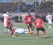 Le traquenard                                    L'USMA a vécu l'enfer à Sétif