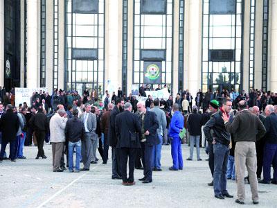 Les délégués de la zone industrielle de Rouiba menacent de réoccuper la rue dans une semaine                                    Sidi-Saïd appelle les dirigeants d'entreprises à respecter la loi