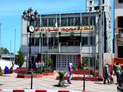 Les inondations dévoilent la mauvaise gestion des pouvoirs publics                                    Les collectivités locales pointées du doigt