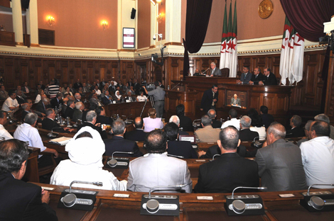 انشقاقات وتحالفات ضد حزبي السلطة بورقلة