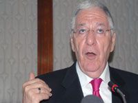 Médicaments                                    Ould-Abbès accuse des importateurs de corruption