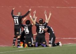 اجتماع موسع لإدارة وفاق سطيف لمباشرة عملية الانتدابات بصفة رسمية                                    الوفاق يحقق أول تعادل في قسنطينة منذ 12 سنة ويتوج باللقب الشتوي