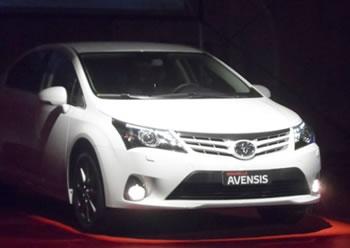 So british!                                    TOYOTA ALGERIE REVÈLE LA NOUVELLE AVENSIS