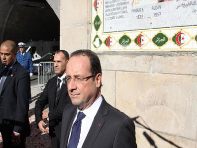 François Hollande rend hommage à Maurice Audin                                    Il a inauguré la stèle dédiée au martyr algérien sur la place qui porte son nom