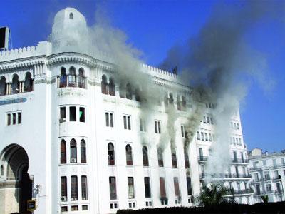 Le réseau est toujours perturbé à Alger                                    Alors que Benhamadi annonce le rétablissement du téléphone et d'internet